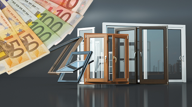 Verschiedene Fensterarten und Materialien und Geldscheine, die die Kosten verdeutlichen sollen