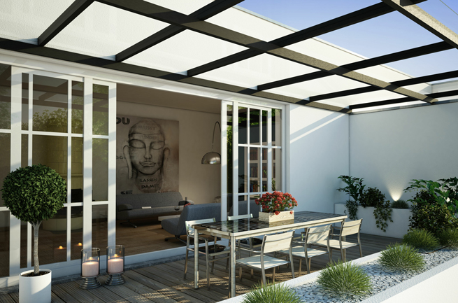 Terrasse mit Überdachung und großer Schiebetüre