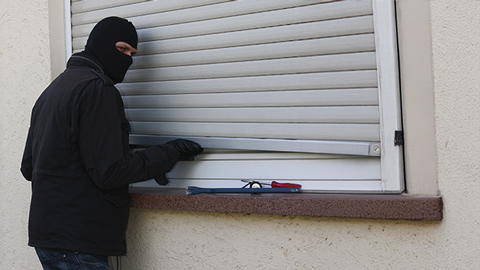 Protection anti-effraction pour volet roulant